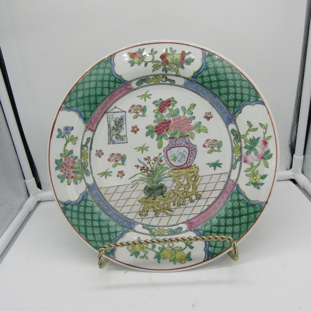 CHINESE HAND PAINTED DECORATOR PLATE.  10 INCHES IN DIAMETER.